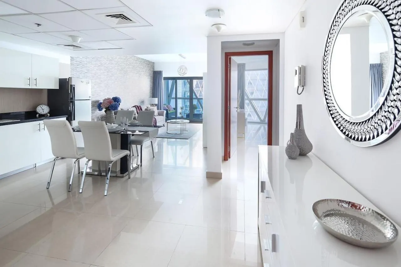 Frank Porter - Park Tower Apartment Dubai United Arab Emirates