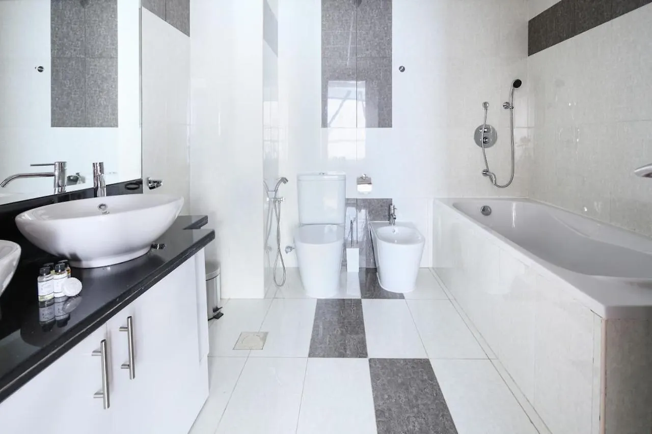 Frank Porter - Park Tower Apartment Dubai