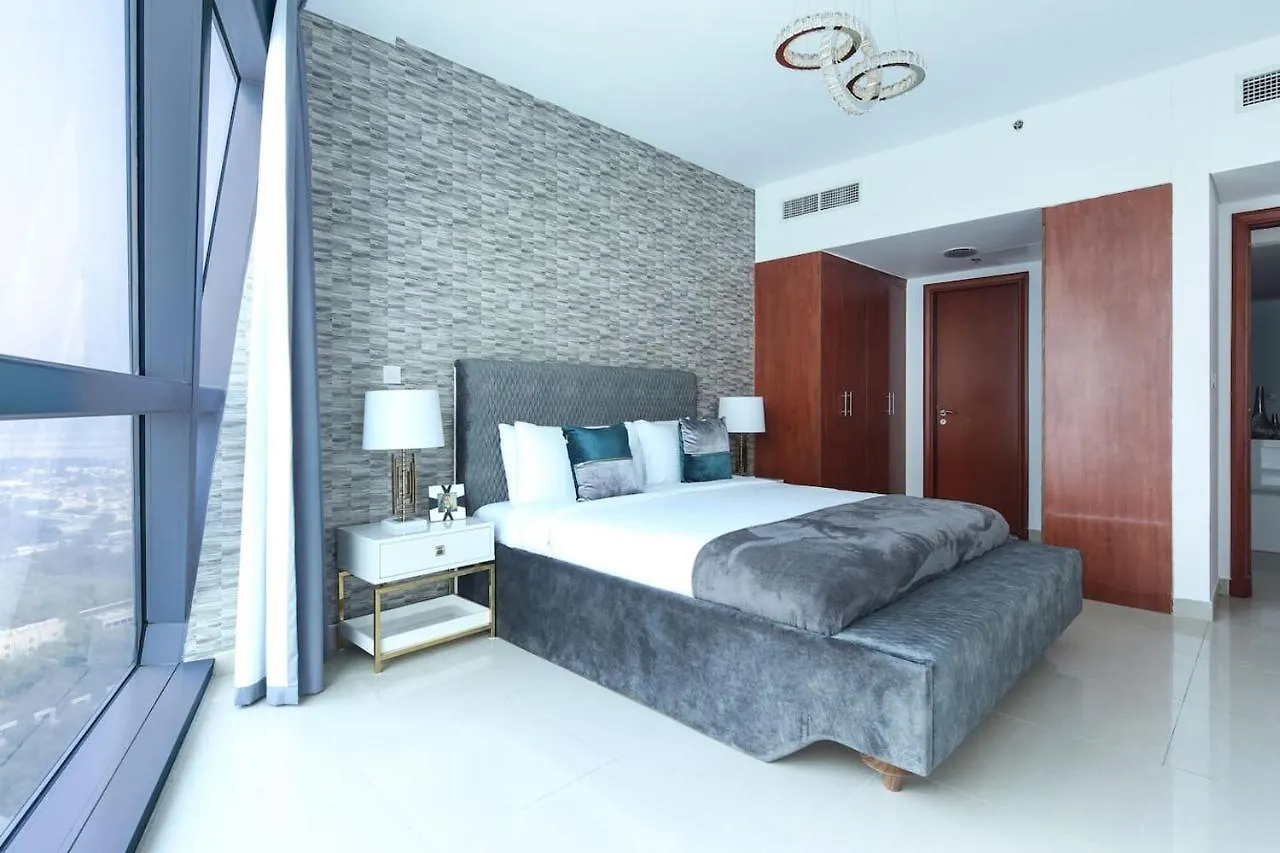 Frank Porter - Park Tower Apartment Dubai