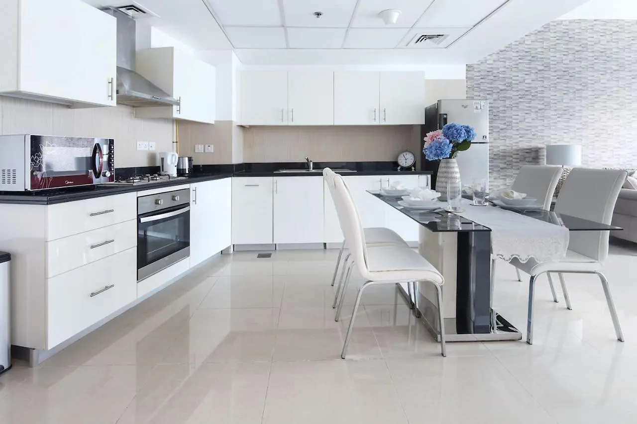 Frank Porter - Park Tower Apartment Dubai United Arab Emirates