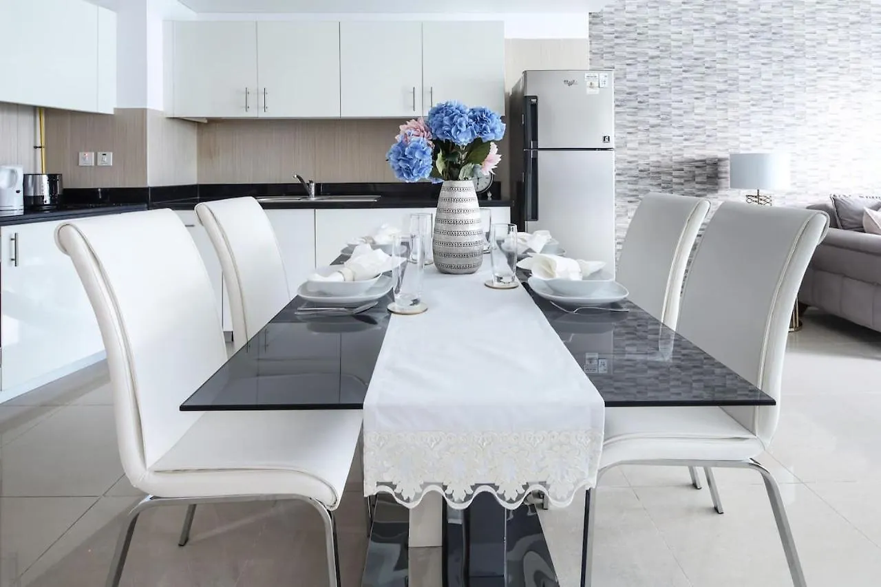 Frank Porter - Park Tower Apartment Dubai